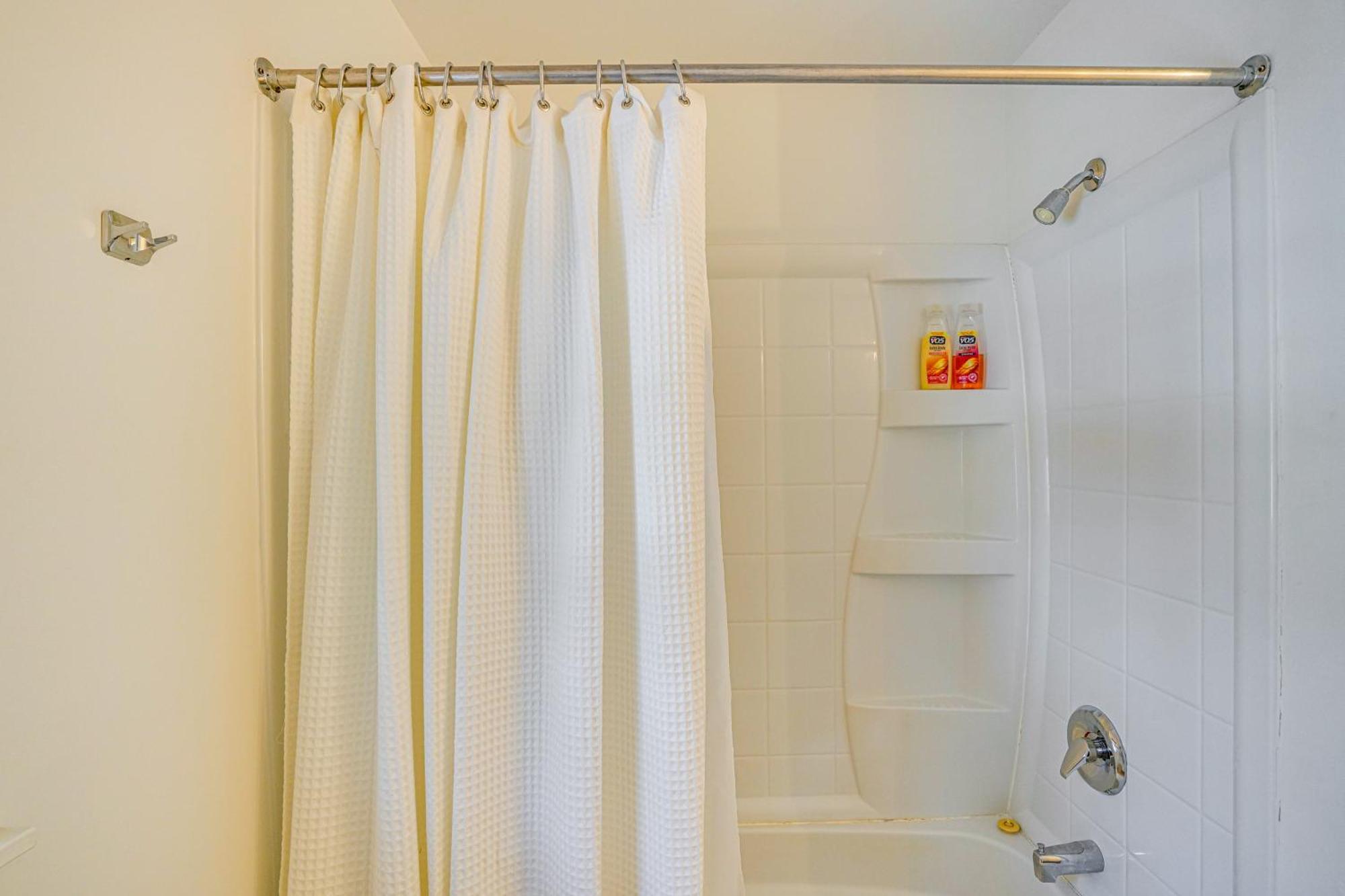 Private Guest House In Dtwn Lenox, Walk To Dining! Esterno foto