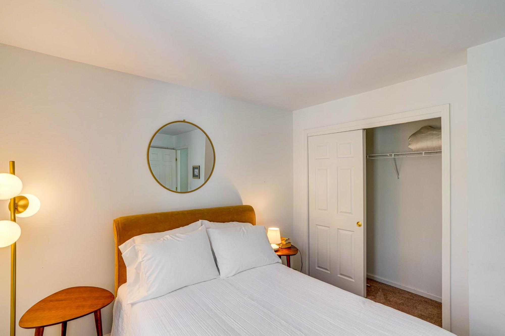 Private Guest House In Dtwn Lenox, Walk To Dining! Esterno foto
