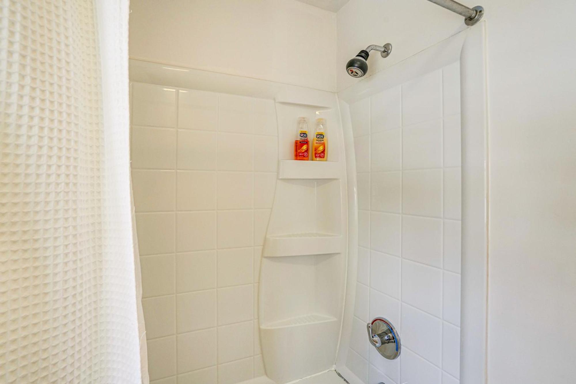 Private Guest House In Dtwn Lenox, Walk To Dining! Esterno foto